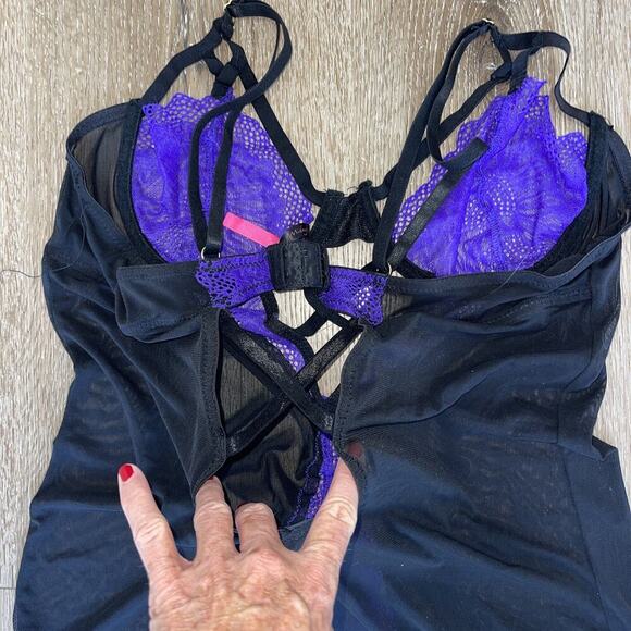 Sexy Lacy Corset With Garters And G-string - Picture 7 of 14